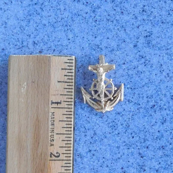 14K gold nautical pendant with 24" 14K gold serpentine chain - Picture 5 of 8